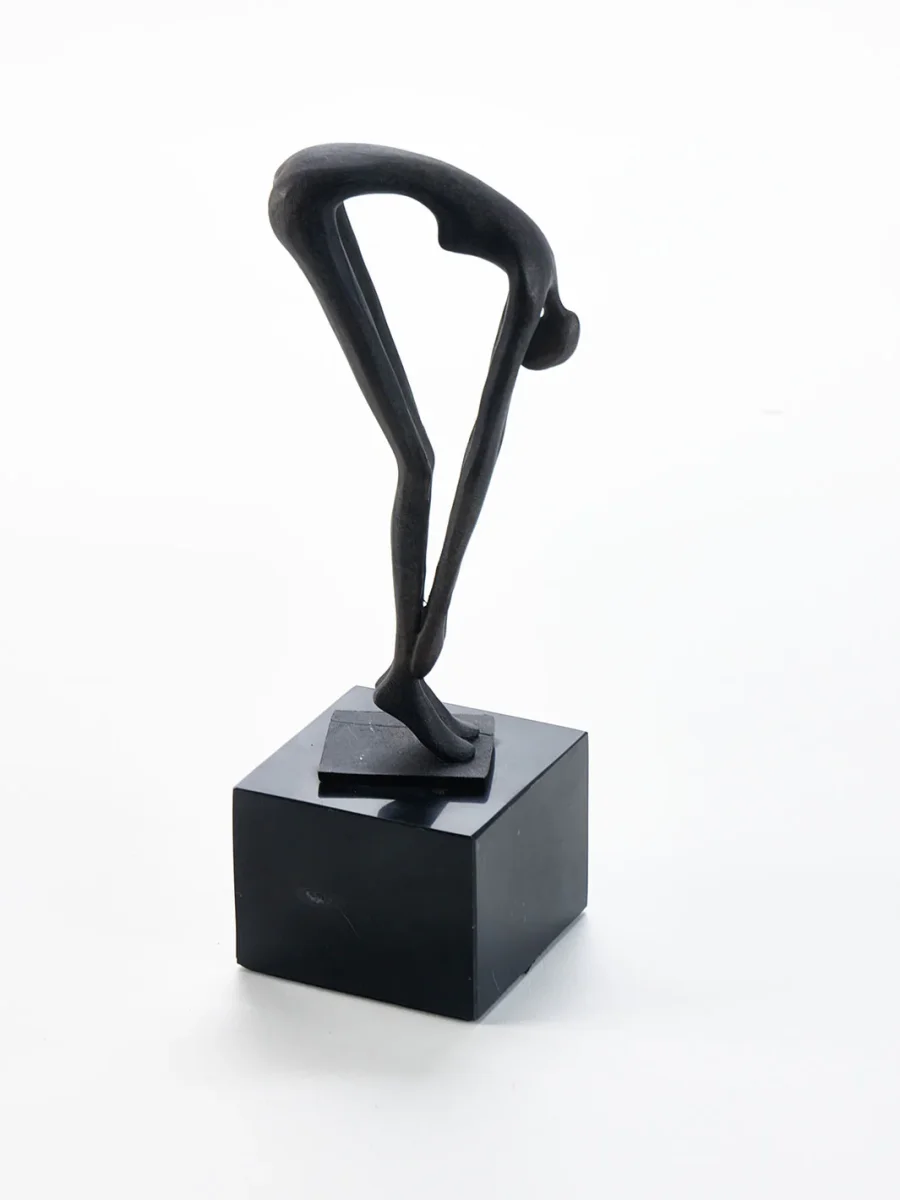 Escultura Mujer Enraizada 9x8x25 cm - Imagen 3